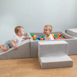 KiddyMoon Area Di Gioco In Schiuma Con Quadrato Piscina Di Palline (200 Palline) Per Bambini, Grigioch:Perla/Grigio/Trasparente/Azzurro/Menta -Cameretta Per Bambini 39781360 4