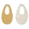 Kave Home - Set Yamile Di 2 Bavaglini Cotone Organico (GOTS) Senape E Beige Con Foglie Multicolori -Cameretta Per Bambini 50718090 1