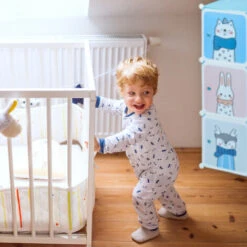 Relaxdays Scaffale Componibile Da Cameretta, 2 Aste Appendiabiti, Disegni Animali, HLP: 145x110x37 Cm, Incastro, Azzurro 9 Relaxdays Scaffale Componibile Da Cameretta, 2 Aste Appendiabiti, Disegni Animali, HLP: 145x110x37 Cm, Incastro, Azzurro -Cameretta Per Bambini 51983899 3