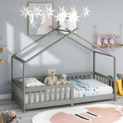 Letto Per Bambini A Forma Di Casetta Con Barriera Anticaduta 90 X 200 Cm Lettino In Legno Di Pino Con Sponde / Sbarre Di Sicurezza Grigio -Cameretta Per Bambini 57337361 2