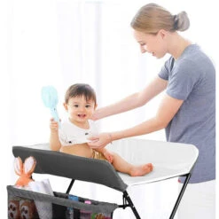 Lettino Pieghevole Portatile Per La Cura Dei Pannolini Fasciatoio Con Cestello Portaoggetti 79x55.5x96cm Grigio E Bianco -Cameretta Per Bambini 81549005 5